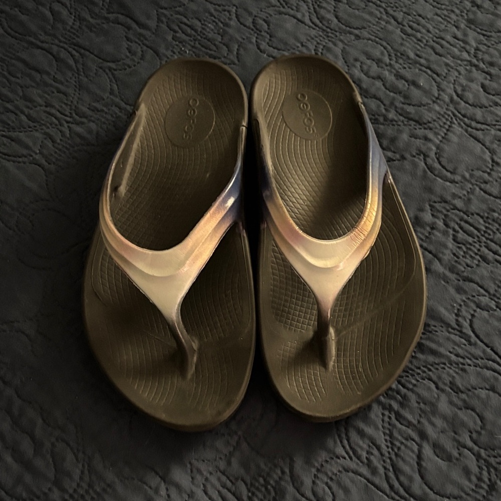 OOFOS OOlala Flip Flops